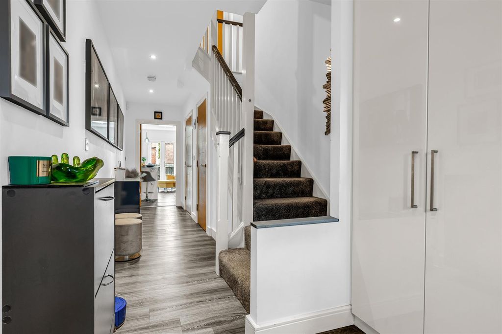 Property photo 3 of 22 Internal-17.Jpg