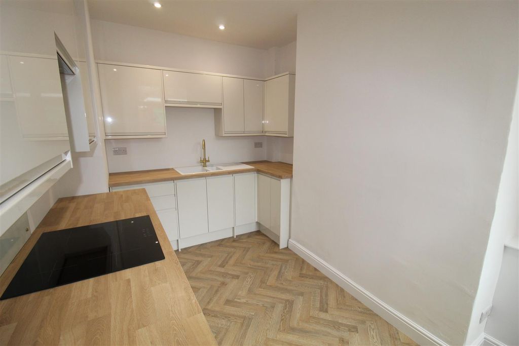 Property photo 3 of 12 Img_8722.Jpg