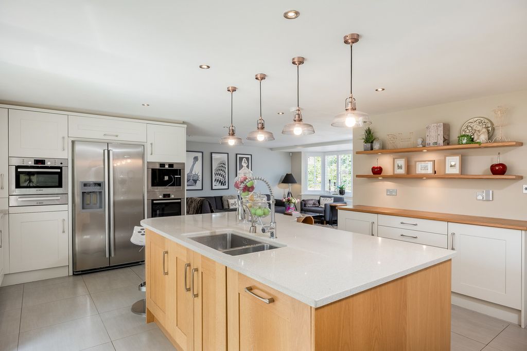 Property photo 3 of 29