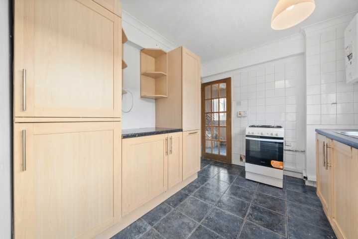Property photo 3 of 27