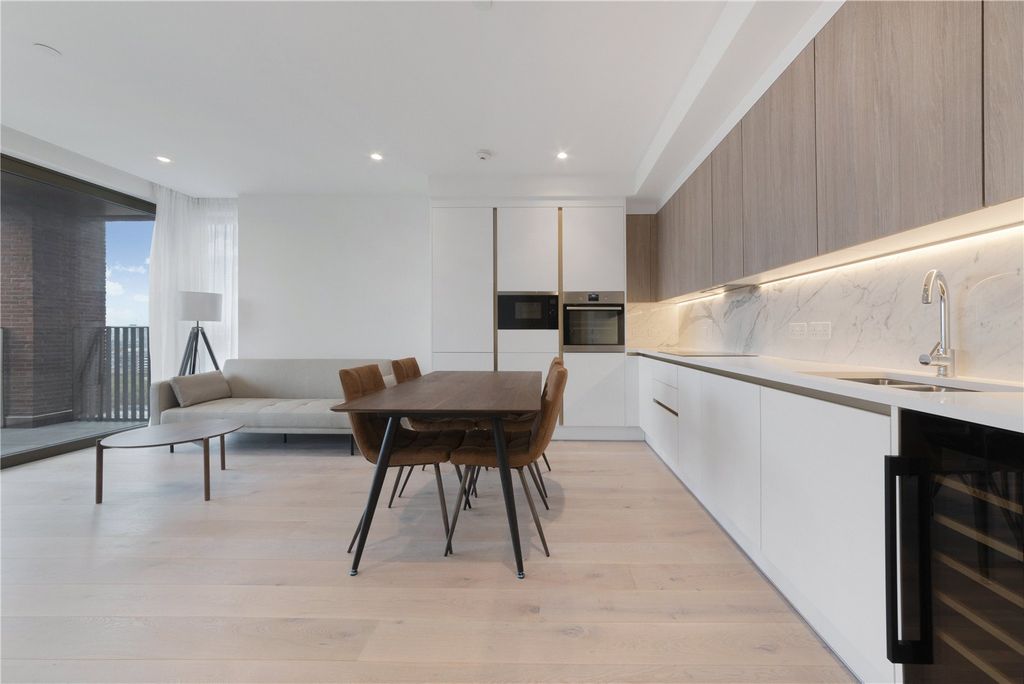 Property photo 2 of 14 The Arc