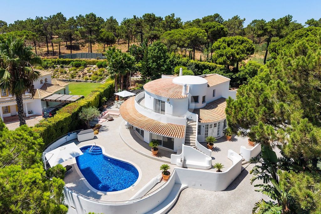 Property photo 1 of 36 Distinctive Circular Villa In Quinta Do Lago