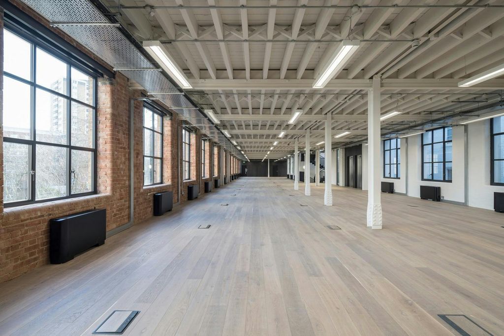 Property photo 1 of 17 Main Office Space