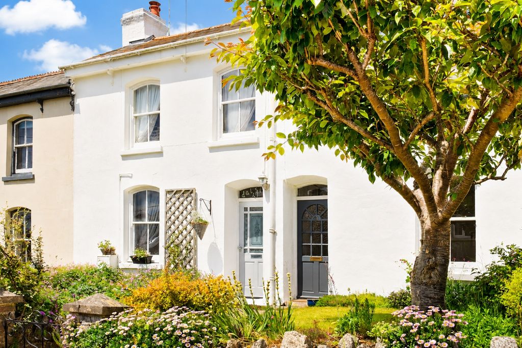 Property photo 1 of 11 Call Tps 01208 87272822