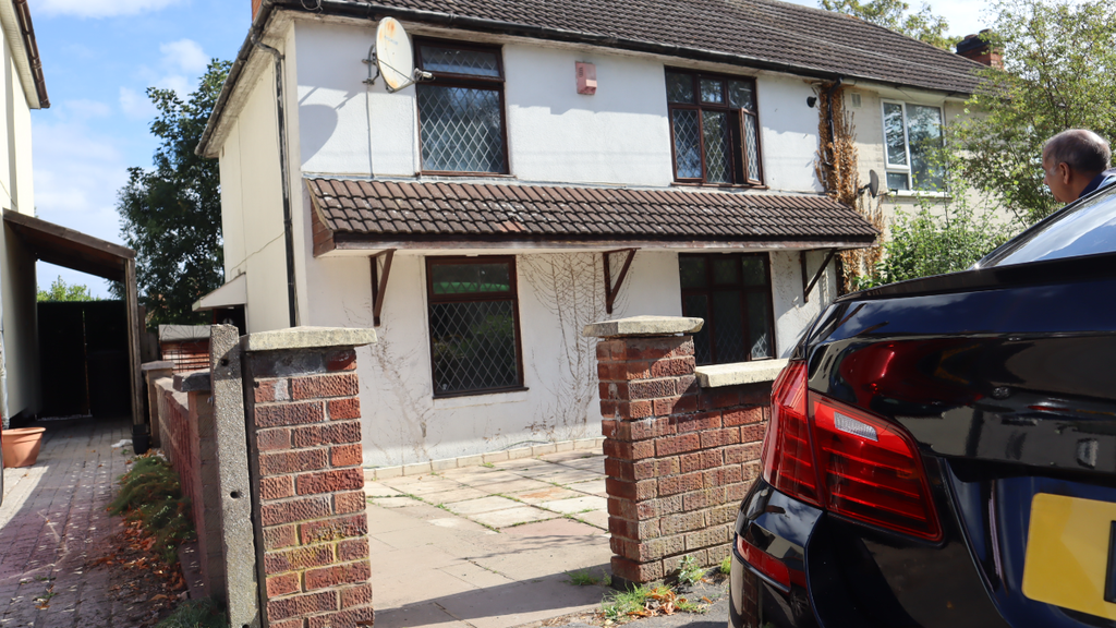 Property photo 2 of 34