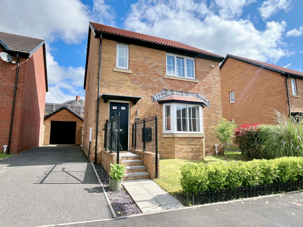 Property photo 1 of 36