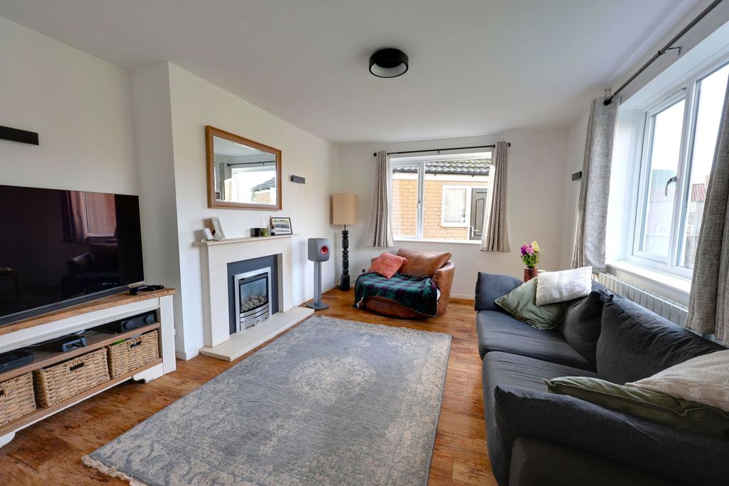 Property photo 3 of 38