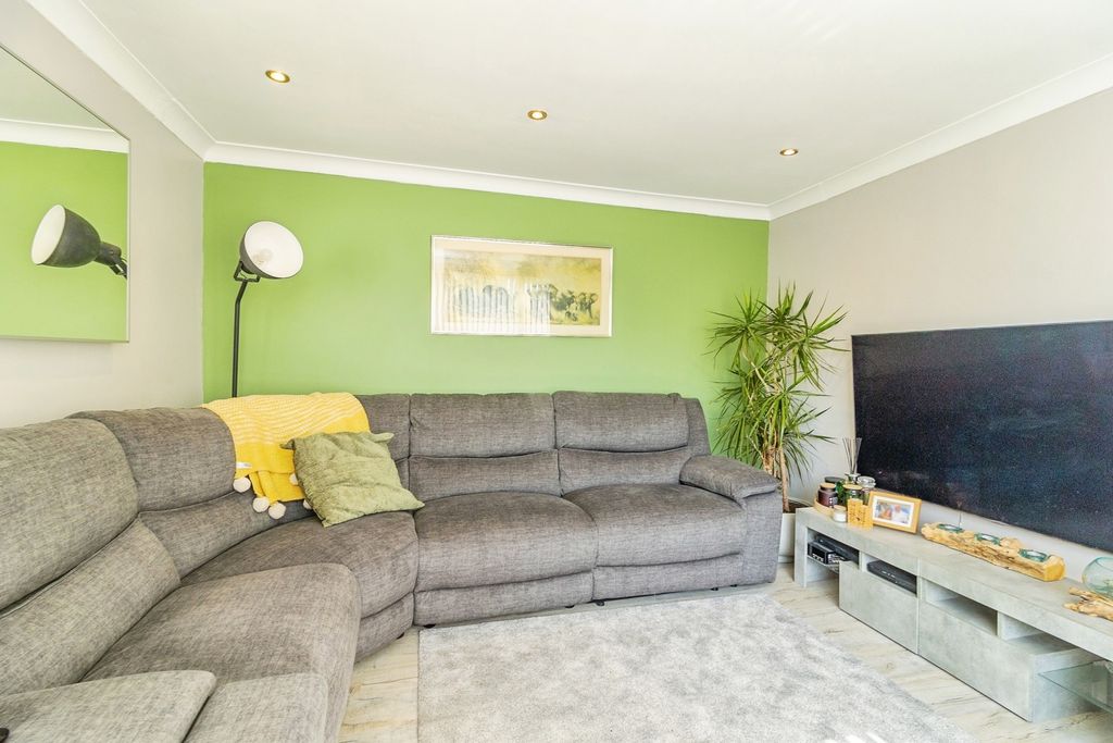 Property photo 3 of 20 Pbox-Img.Jpg