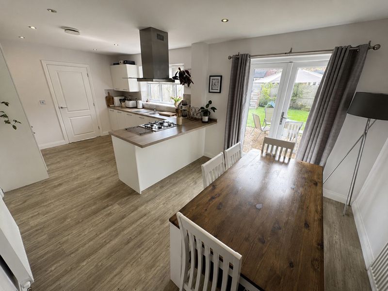 Property photo 2 of 32 Family Dining Kitchen