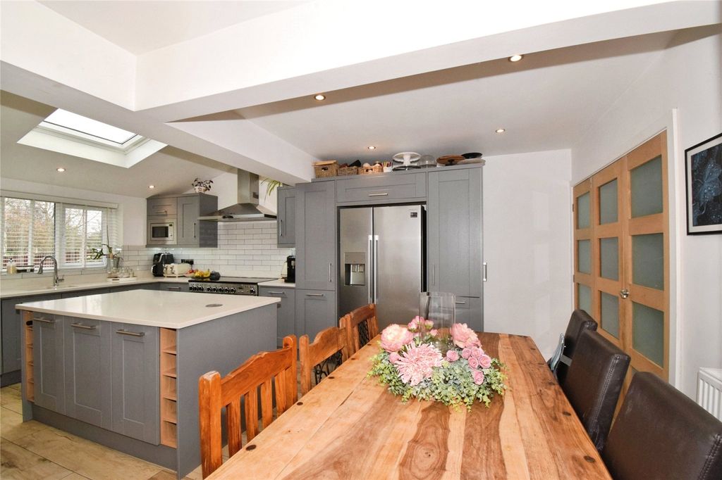 Property photo 2 of 23 Kitchen Diner