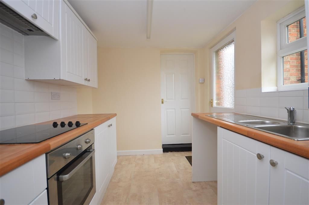 Property photo 3 of 8 Kitchen