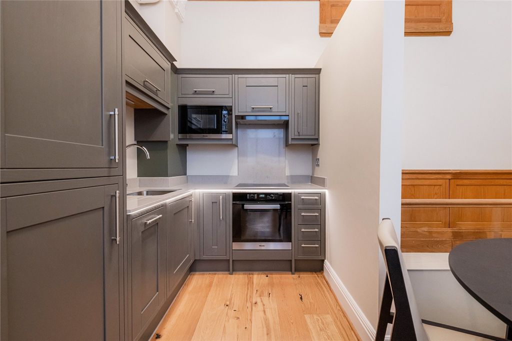 Property photo 3 of 10 Picture No. 12