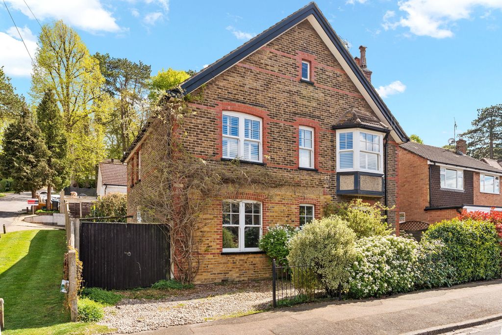 Property photo 1 of 30