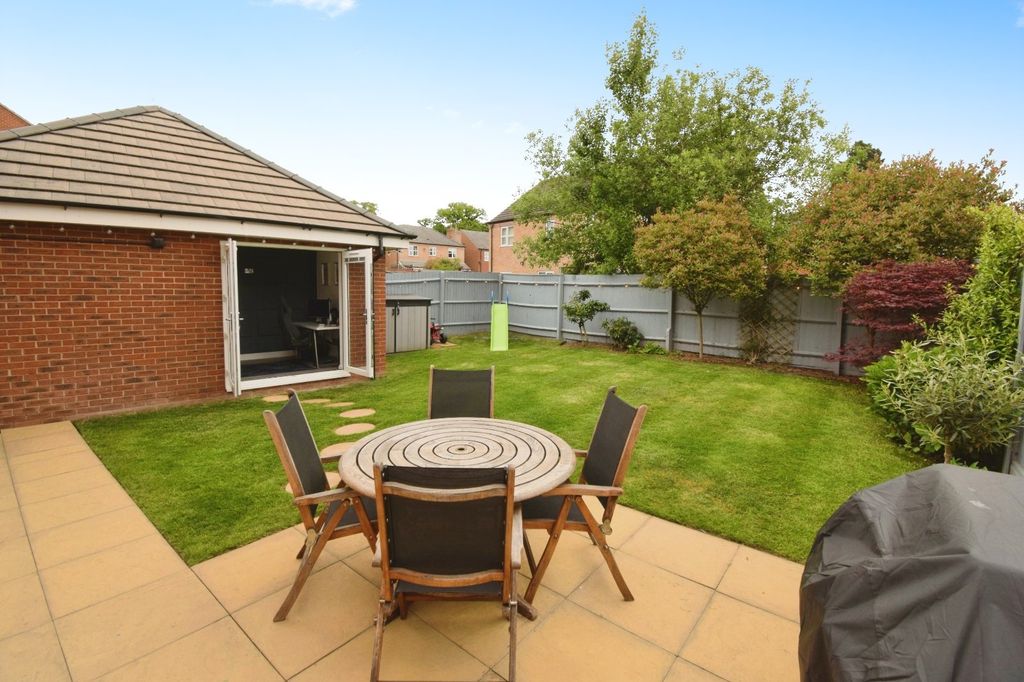 Property photo 2 of 27 Rear Garden