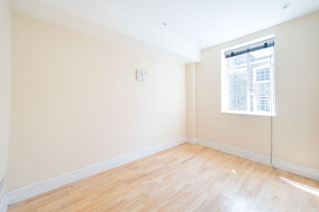 Property photo 2 of 8