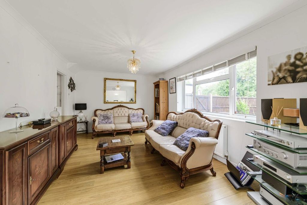 Property photo 2 of 6