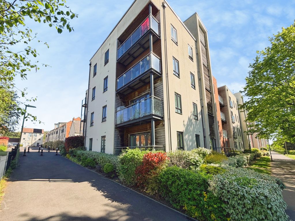 Property photo 1 of 11 Front