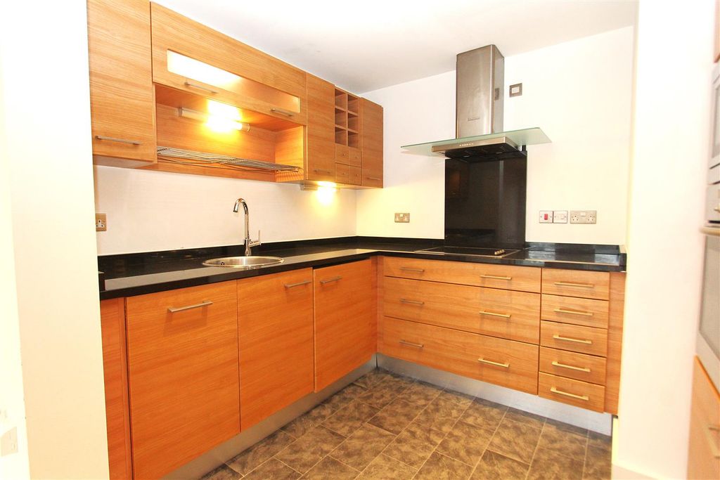 Property photo 3 of 14 Kitchen 2.Jpg