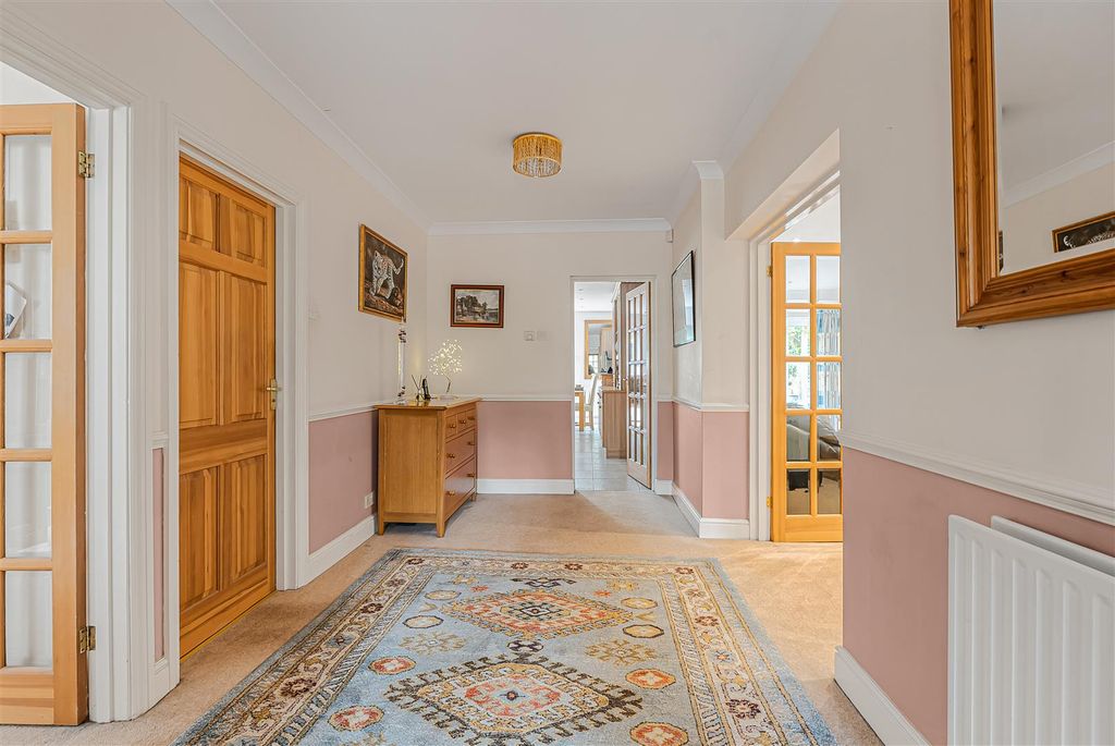 Property photo 2 of 25 33_82530.Jpg