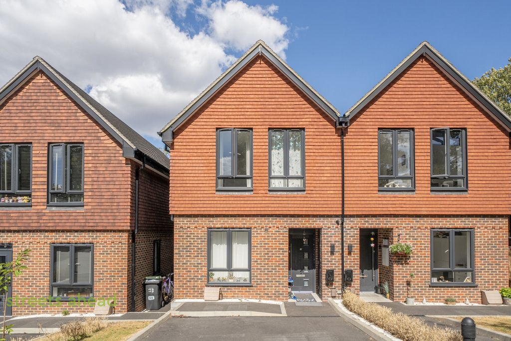 Property photo 1 of 15 c67F563B-8Abe-49E...