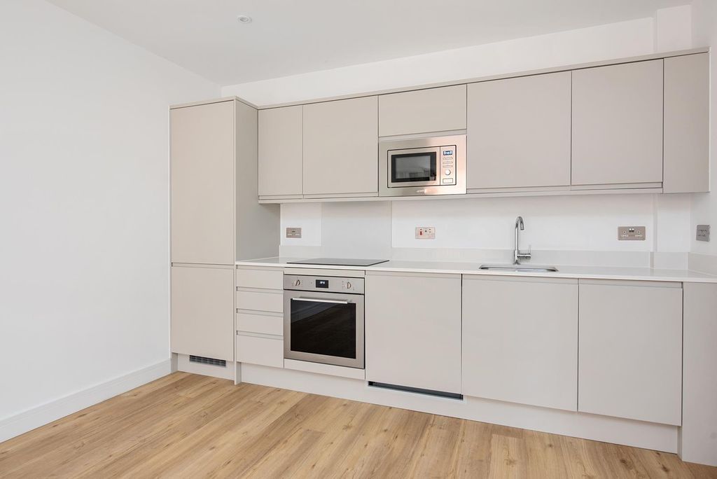 Property photo 2 of 12 32 Hillside Place (5).Jpg