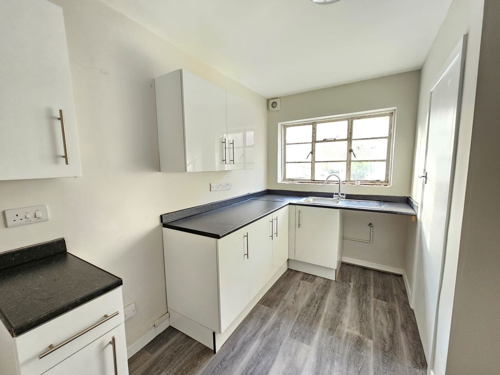 Property photo 1 of 7 Kitchen