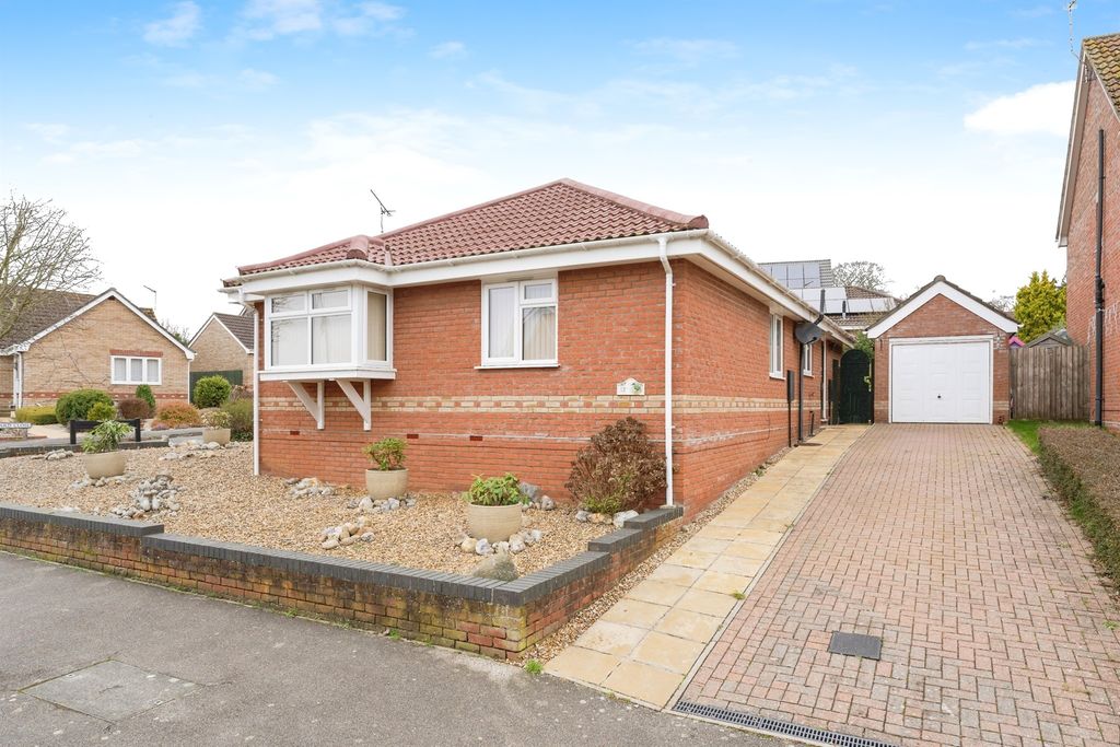 Property photo 1 of 11