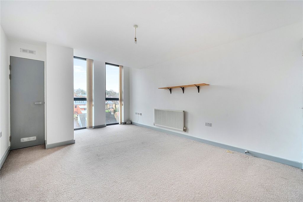 Property photo 2 of 14 Picture No. 17