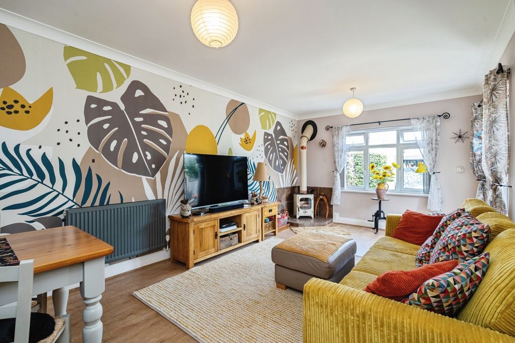 Property photo 2 of 21 Pbox-Img.Jpg