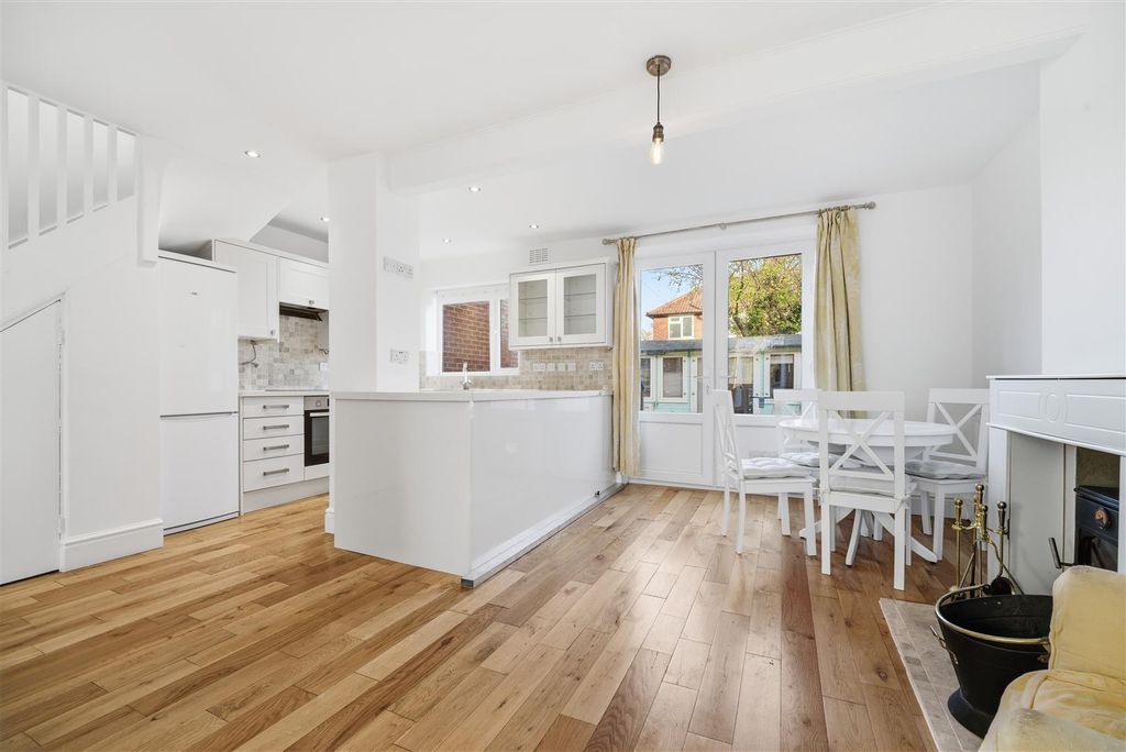 Property photo 3 of 15 37 Cuckoo Dining.Jpg