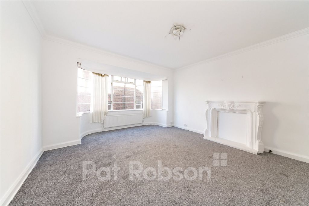 Property photo 2 of 8 Picture 2