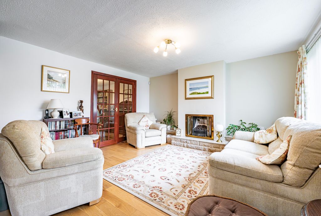 Property photo 2 of 39