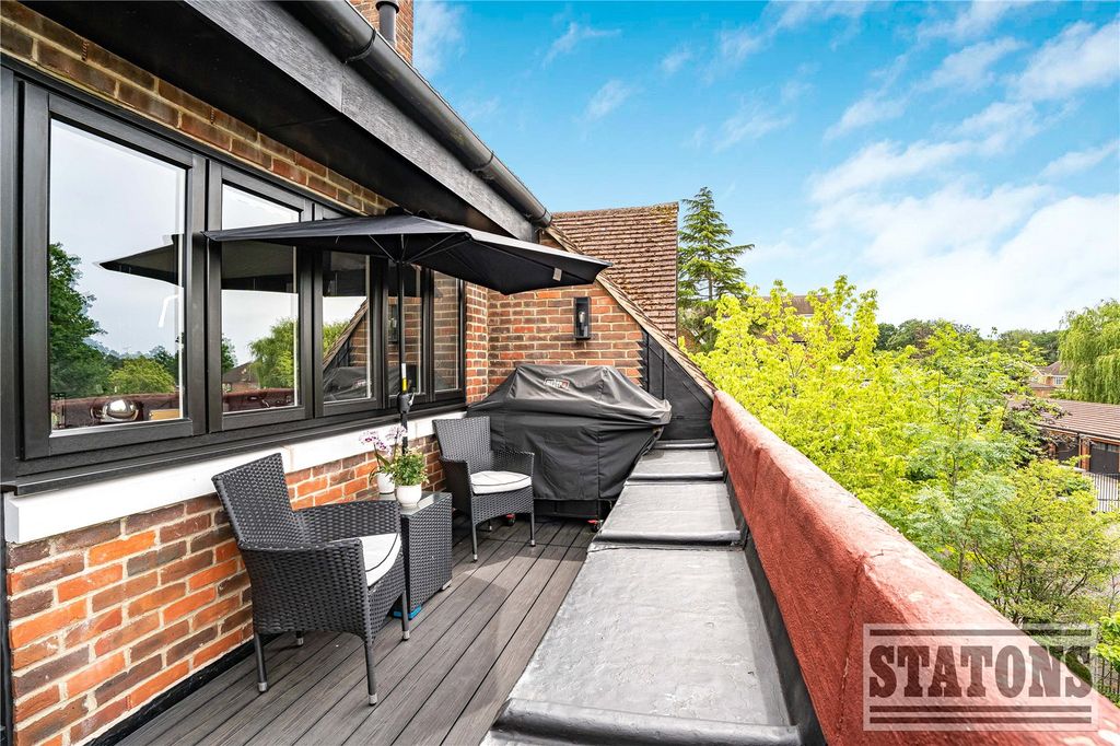 Additional image 23 of 3 bed flat for saleCockfosters Road, Barnet EN4