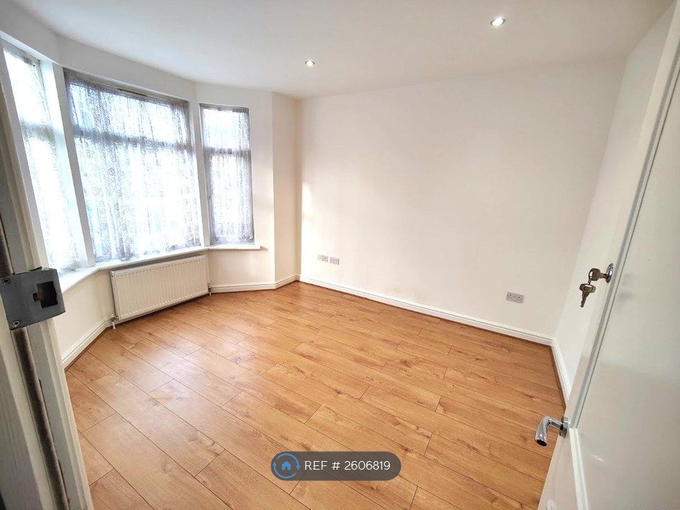 Property photo 2 of 15 Living Room