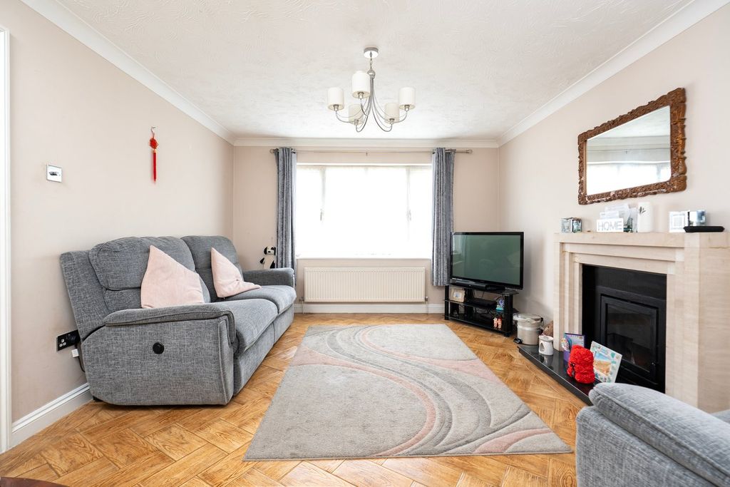 Property photo 2 of 16