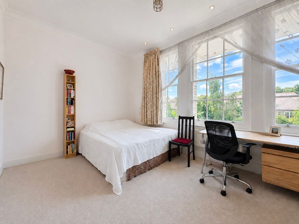 Property photo 3 of 17 Bedroom