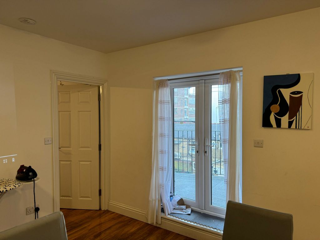 Property photo 3 of 5 Gallery
