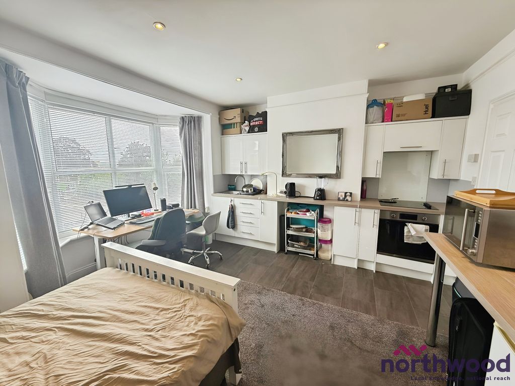Property photo 1 of 3