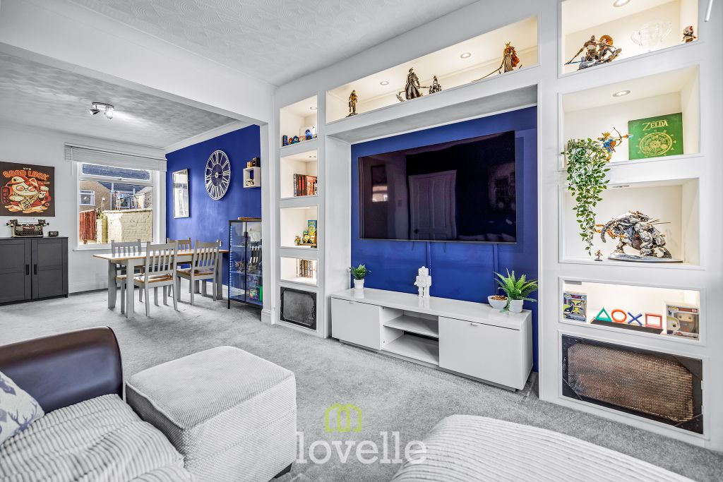 Property photo 2 of 27