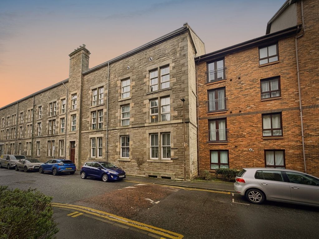 Property photo 1 of 12