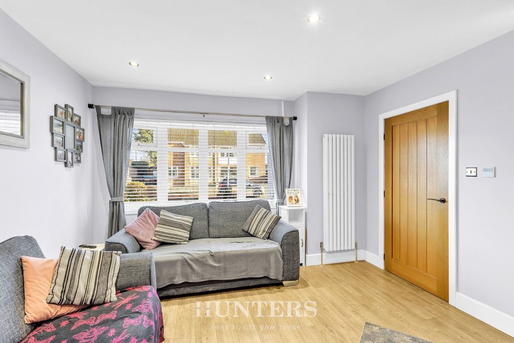 Property photo 3 of 26 155 Mossway (36).Jpg