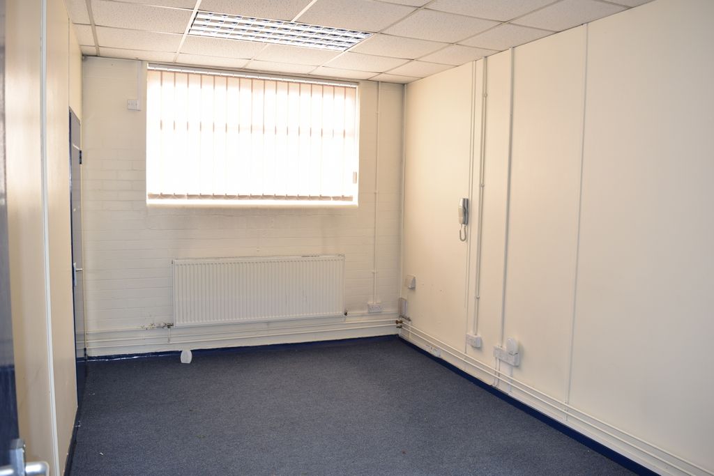 Property photo 1 of 2
