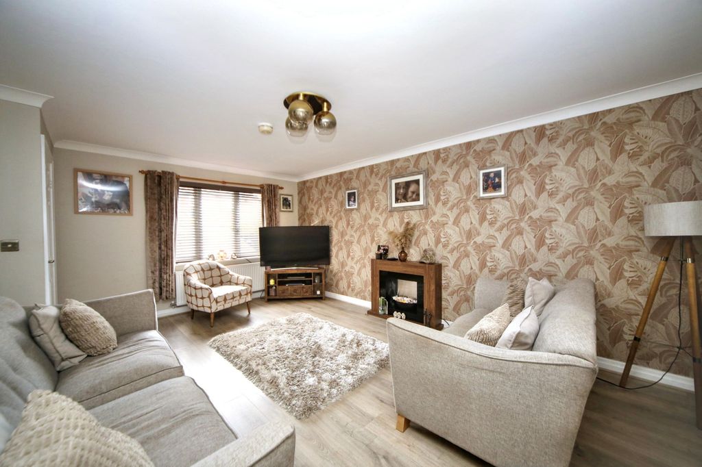 Property photo 2 of 22