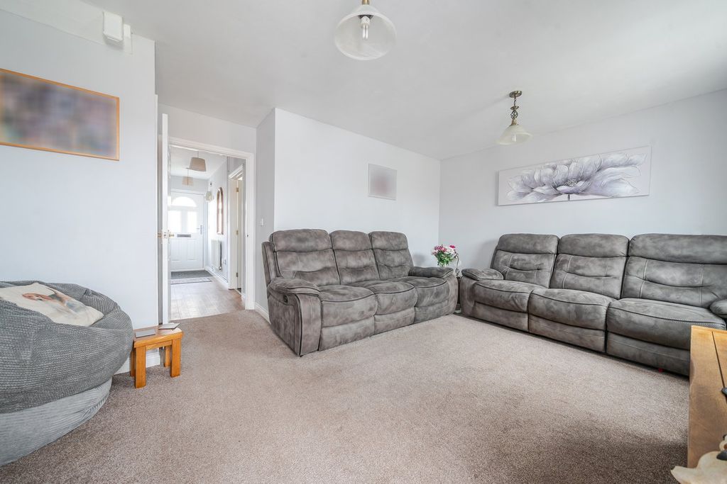 Property photo 3 of 18