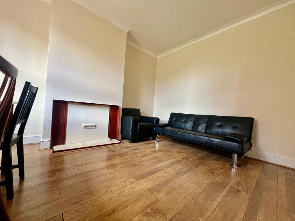 Property photo 3 of 7 Img_3846