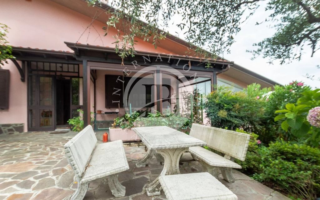 Property photo 3 of 24