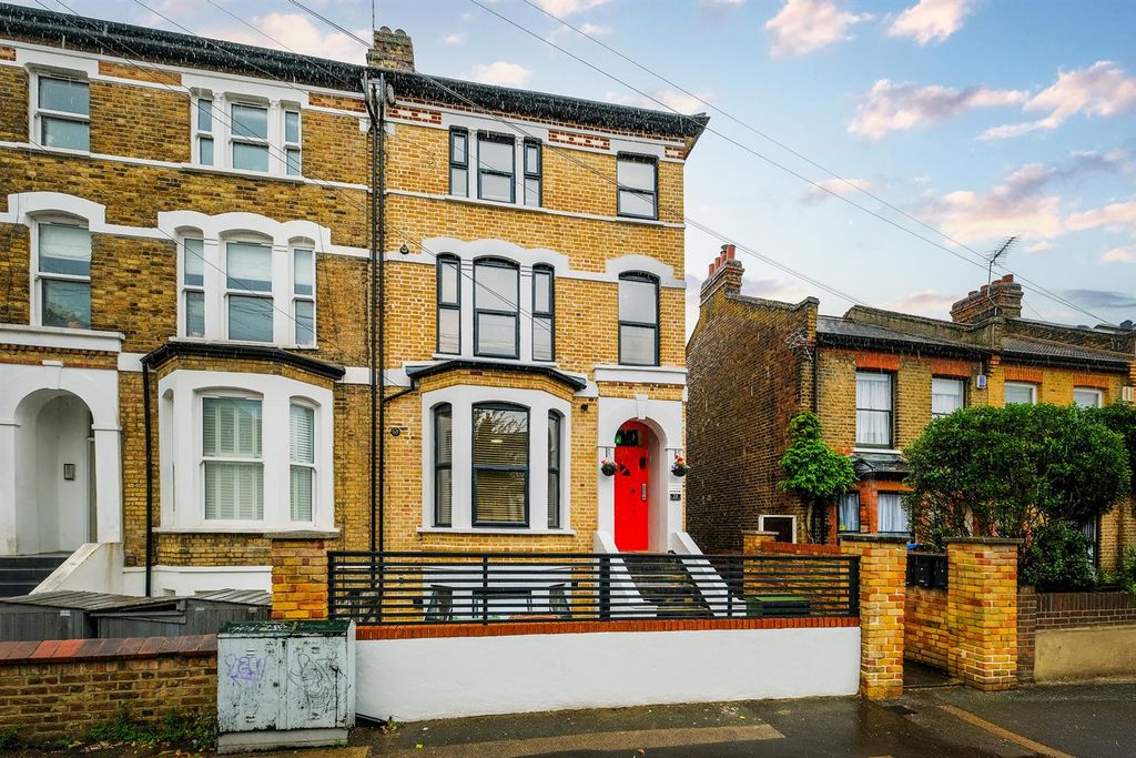 Property photo 1 of 21 20 North Birkbeck Road - Flats 2, 3, 4-63_Web.Jpg