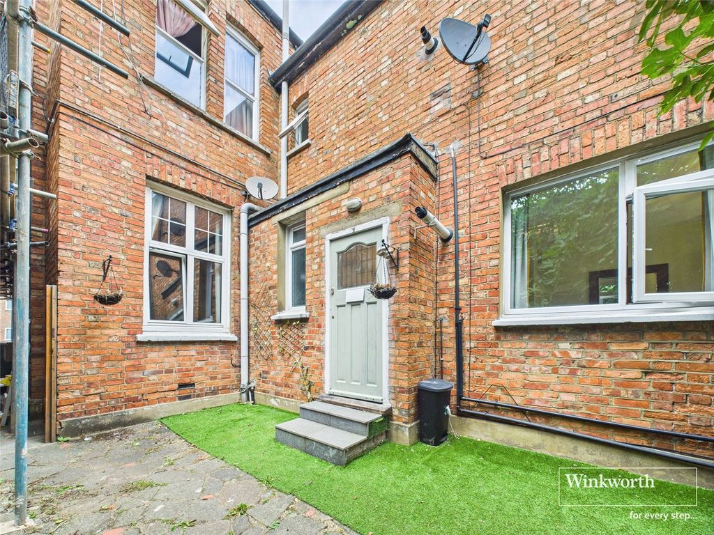 Property photo 3 of 9 External Front