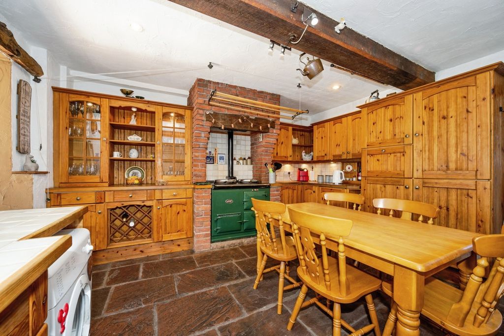 Property photo 3 of 21 Kitchen/Dining Room