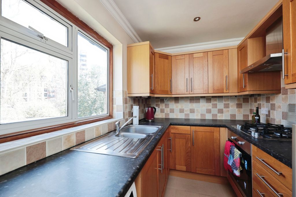 Property photo 2 of 11 Image